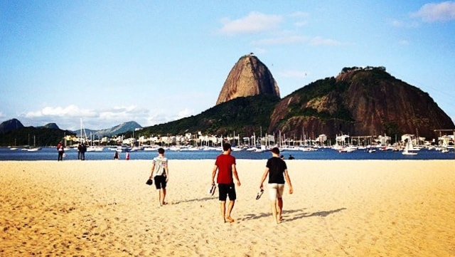 Berikut lima tips menarik buat lo yang mau mencoba traveling on budget alias backpacker!